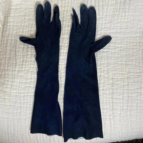 Vintage KORET Calf Suede Clamshell Purse w Accessories - Picture 11 of 15